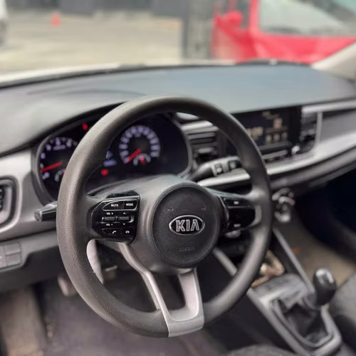 KIA RIO 4 LX 2019 - Imagen 10