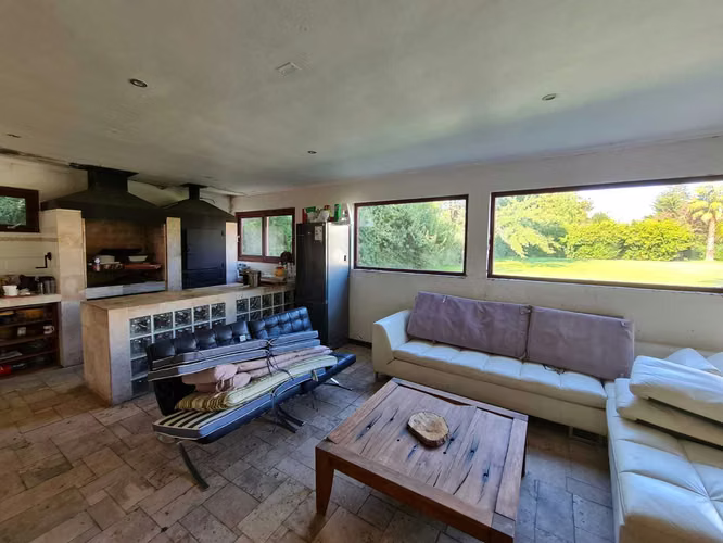 Espaciosa casa en venta, Linares (117787)