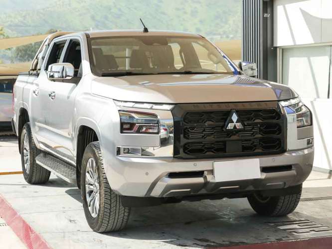 Mitsubishi L200 Xr 2024 New L200 Dakar Xr At E6 - Imagen 3