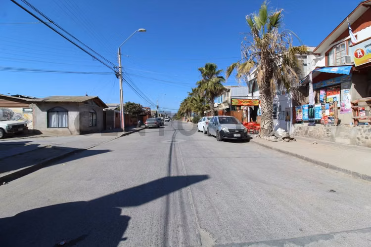 Se vende casa uso comercial sector Tongoy