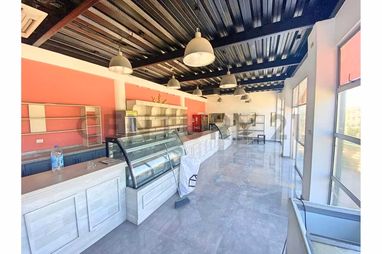 Se vende local comercial en Peñuelas