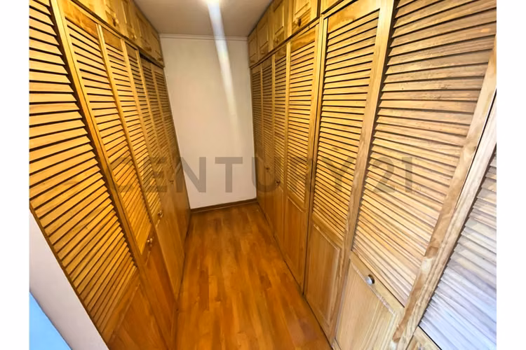 Se vende casa con excelente vista en Peñuelas.