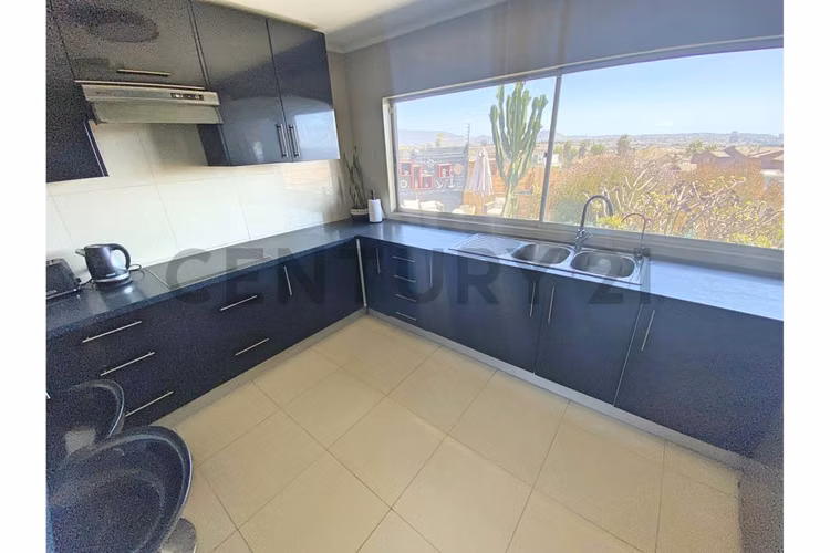 Se vende casa con excelente vista en Peñuelas.