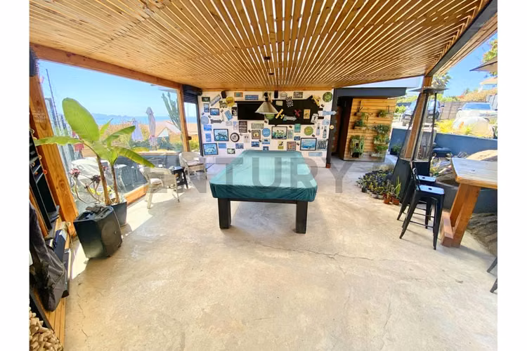 Se vende casa con excelente vista en Peñuelas.