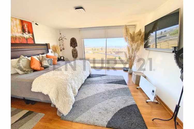 Se vende casa con excelente vista en Peñuelas.