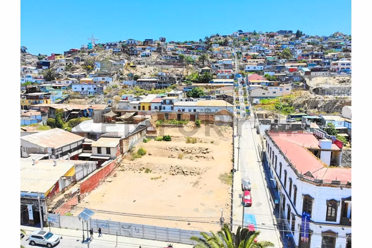Se vende terreno frente al Puerto de Coquimbo