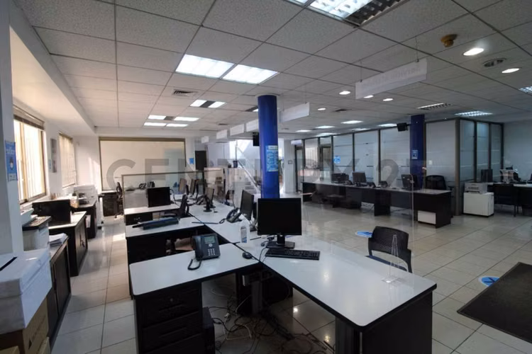 Arriendo local comercial sector Av el Santo