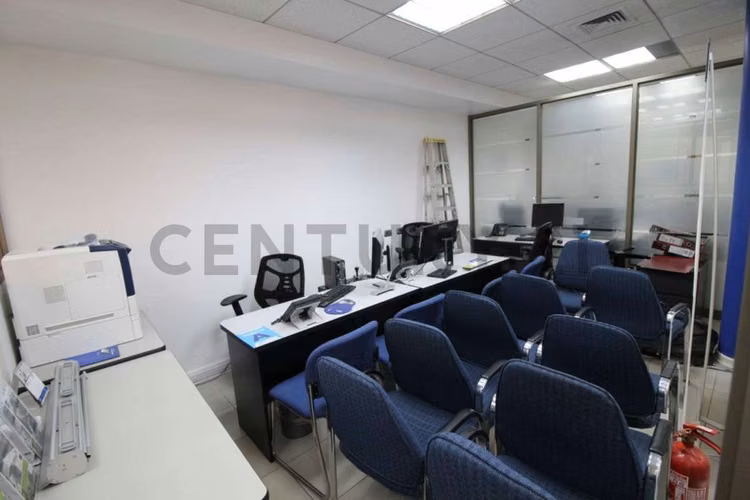 Arriendo local comercial sector Av el Santo