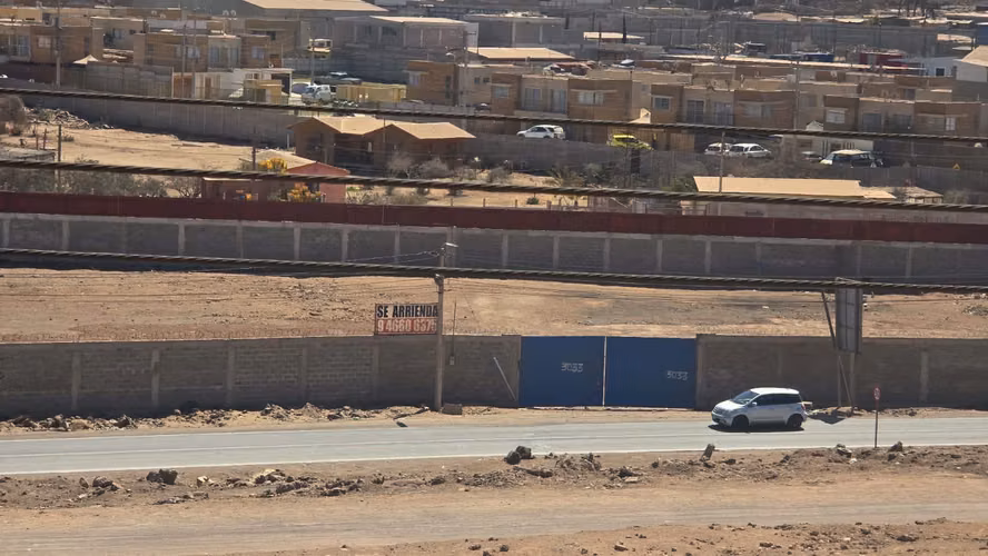 SE VENDE TERRENO A ORILLA DE LA CARRETERA, ALTO HOSPICIO, ZIG ZAG