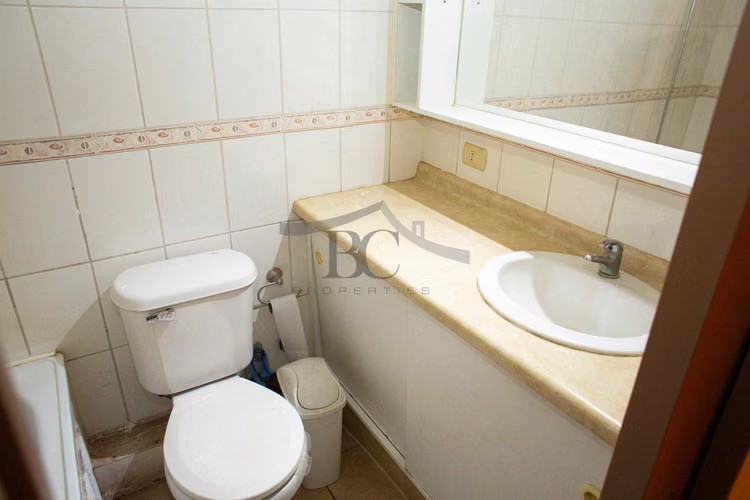 Se vende hermoso dpto sector sur. (118017)