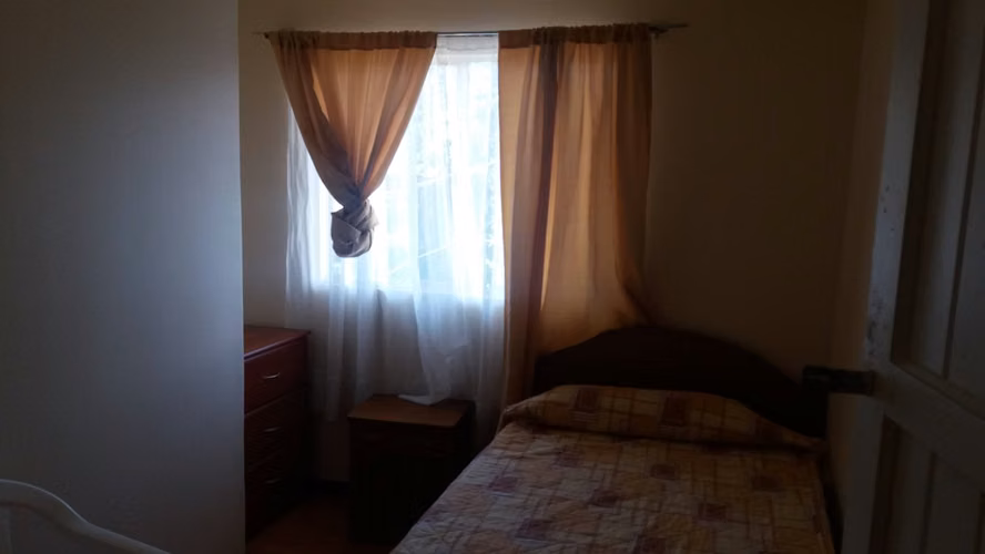 Arriendo Bonitas Piezas Nuevas y Amplias, Mensual y Diario. Chillan.