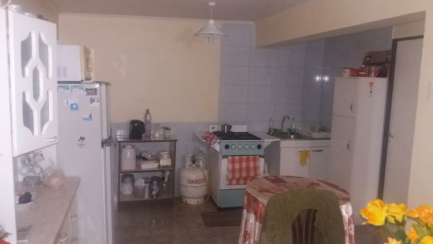 Arriendo Bonitas Piezas Nuevas y Amplias, Mensual y Diario. Chillan.