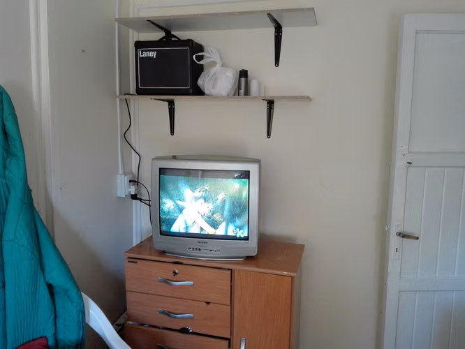 Arriendo Bonitas Piezas Nuevas y Amplias, Mensual y Diario. Chillan.