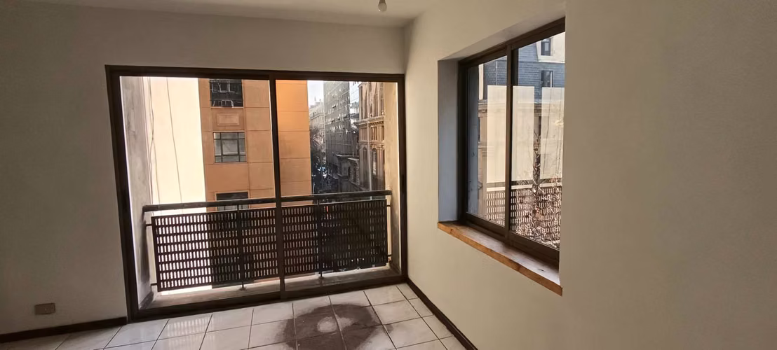 Departamento piso Cuatro  Huerfanos con San Antonio, Galeria el Angel,