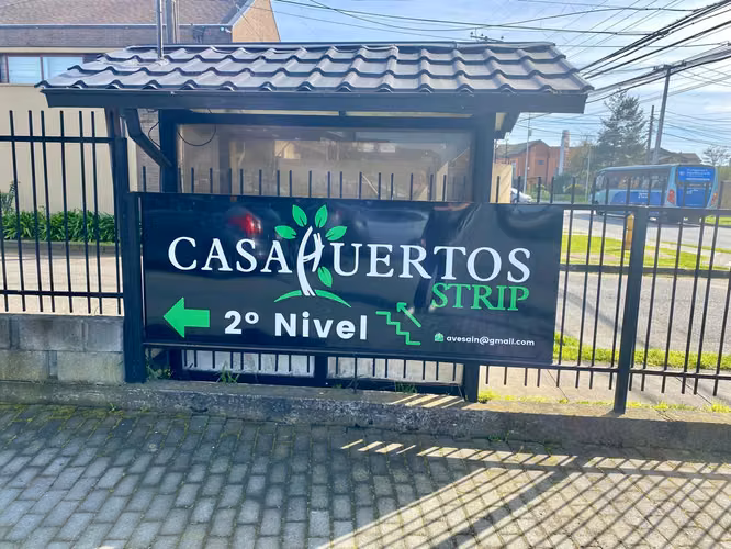 Se Arriendan Locales en Strip Center, Huertos Familiares