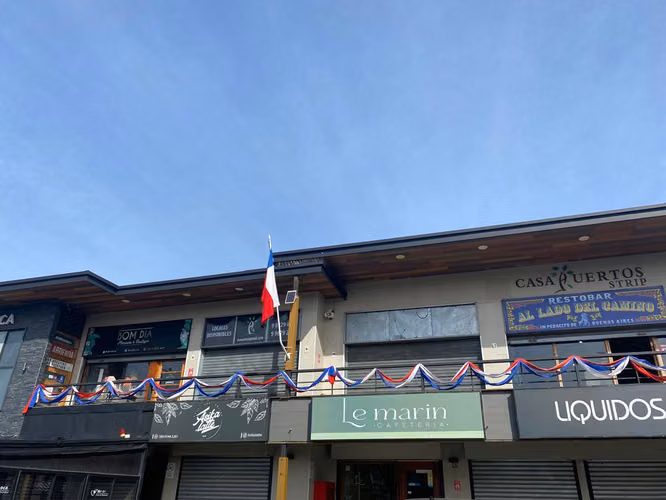 Se Arriendan Locales en Strip Center, Huertos Familiares