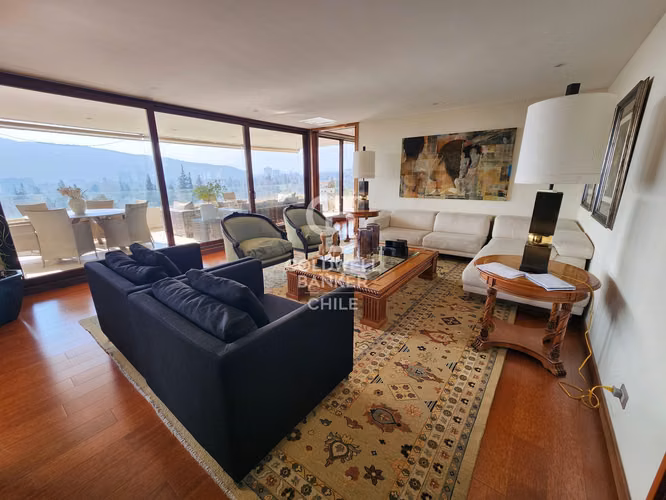 Excelente Departamento sector Quinchamalí Las Condes
