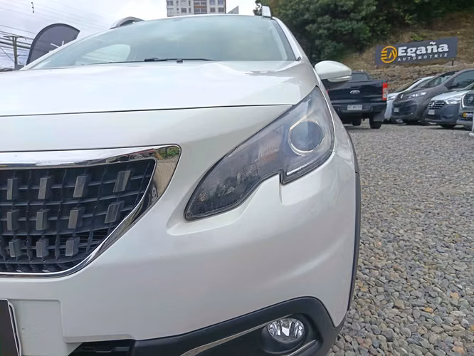 PEUGEOT 2008 2020 - Imagen 7