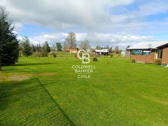 Parcela de 5,000m² con casa y excelente conectividad