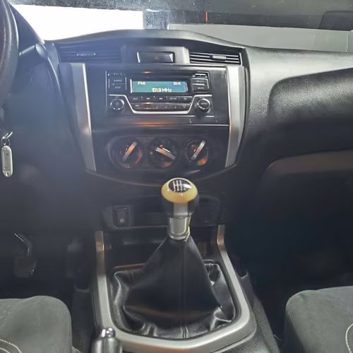 NISSAN NP300 2018
