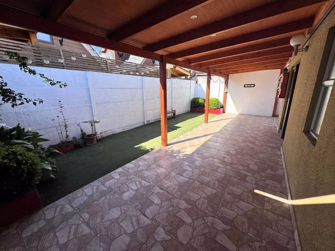 Arriendo casa 3 dorm 2 baños condominio Buin (118879)