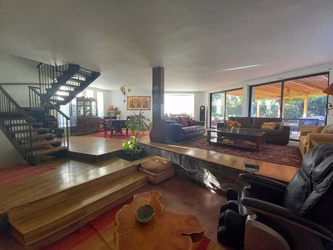 Gran Casa Lo Cañas Campo en la ciudad 1780 m2 (118865)