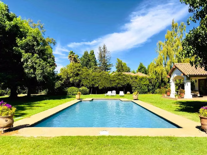 CASA EN CONDOMINIO CERCA CIRCUNVALACION AV.   (119268)