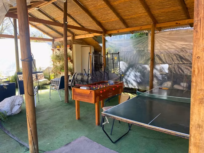 VASS vende casa con cabañas 9D 7B en Av. Granizo. Olmué