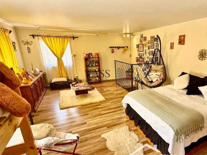 VASS vende casa con cabañas 9D 7B en Av. Granizo. Olmué
