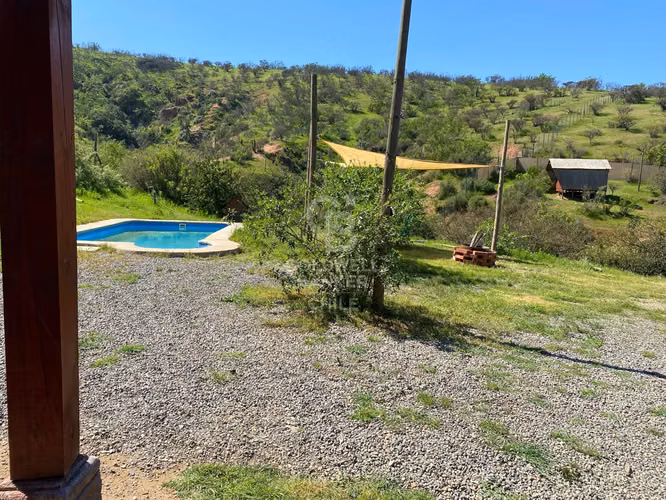 Refugio Moderno y Sustentable en Alto Pangal, Limache