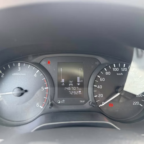 NISSAN NP300 2017