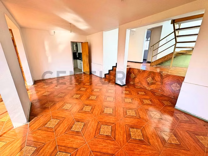 Se vende casa con potencial comercial en Peñuelas