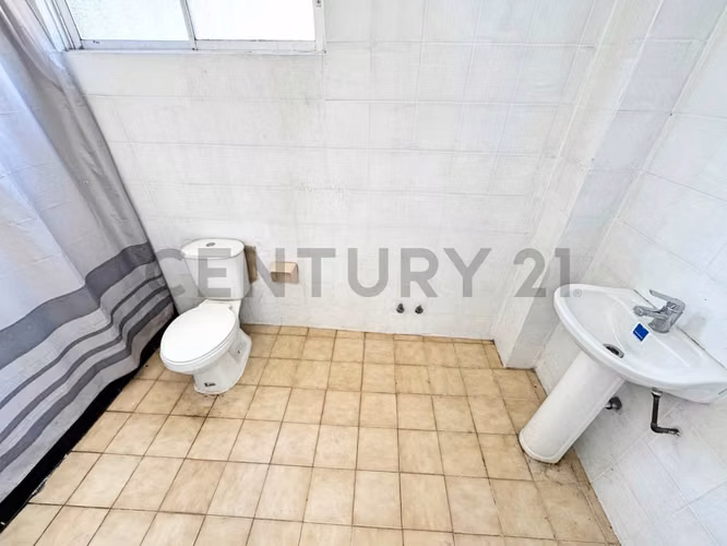 Se vende casa con potencial comercial en Peñuelas