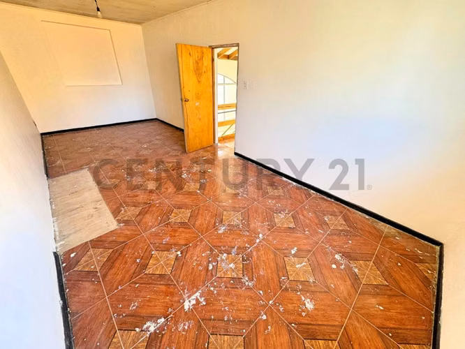 Se vende casa con potencial comercial en Peñuelas