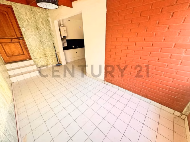 Se vende casa con potencial comercial en Peñuelas