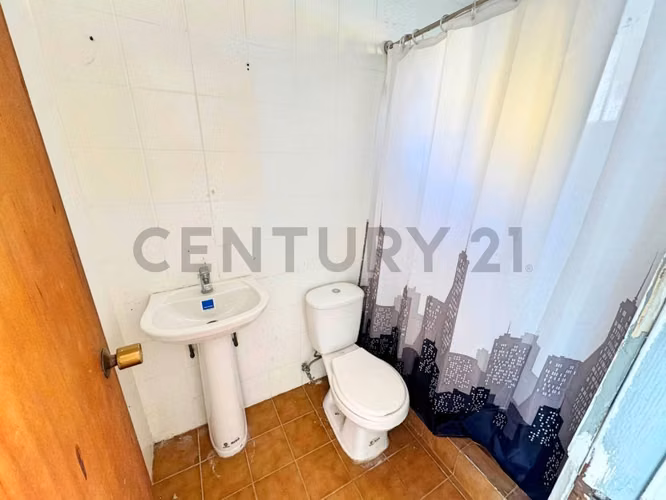 Se vende casa con potencial comercial en Peñuelas