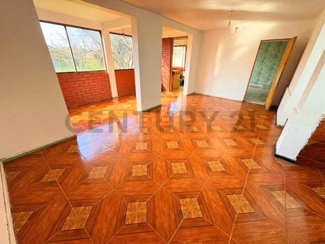 Se vende casa con potencial comercial en Peñuelas