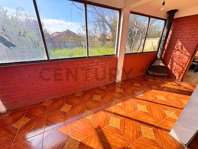 Se vende casa con potencial comercial en Peñuelas