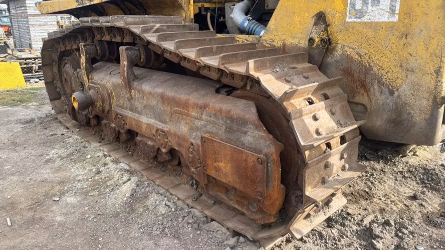 D155-6 komatsu disponible cadenas impecable estado