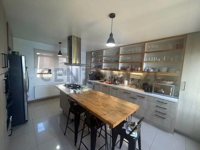 Se vende gran departamento sector exclusivo El Encanto - Imagen 10