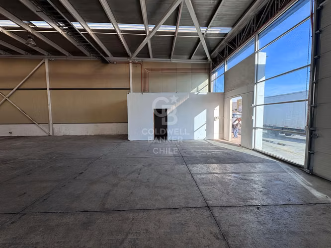 Bodega | Quilicura | Gran Conectividad y Seguridad