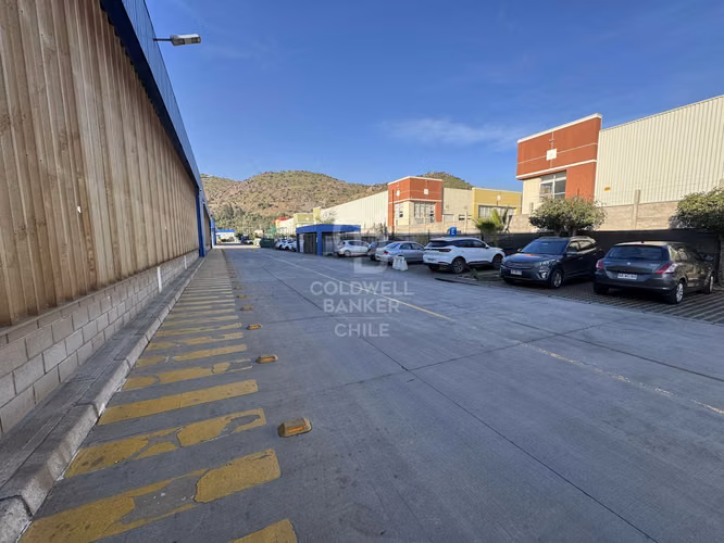 Bodega | Quilicura | Gran Conectividad y Seguridad