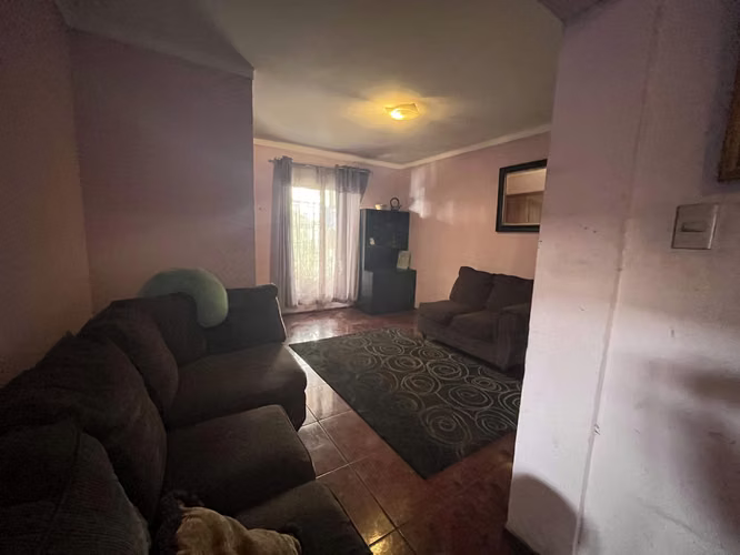 SE VENDE CASA DE DOS PISOS EN PEÑALOLEN  300 MTS. 5D 3B