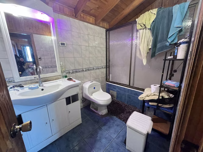 VENTA DE CASA DE DOS PISOS EN PEÑALOLEN  300 MTS. 5D 3B