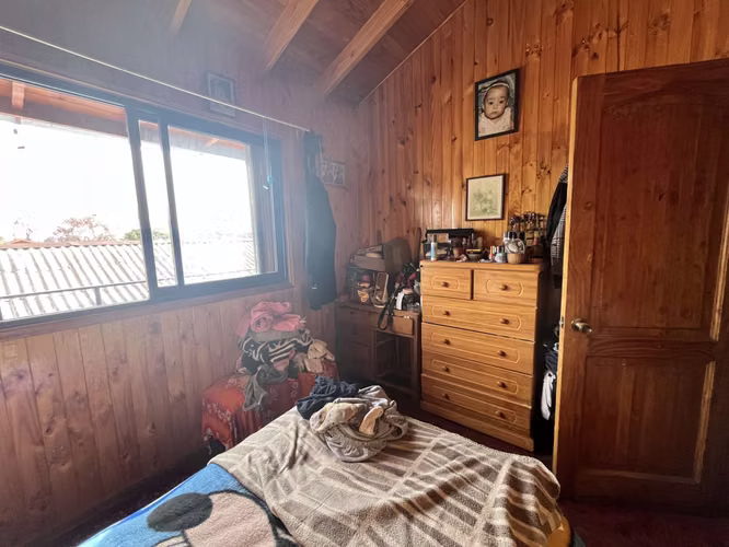 VENTA DE CASA DE DOS PISOS EN PEÑALOLEN  300 MTS. 5D 3B