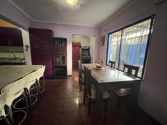 CASA EN VENTA DE DOS PISOS EN PEÑALOLEN  300 MTS. 5D 3B