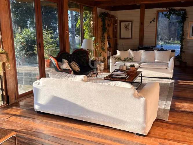 Encantadora Casa de Madera Nativa cerca de Puerto Varas
