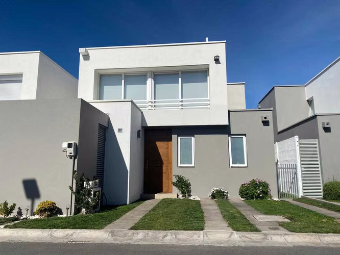 HERMOSA CASA LAS VIZCACHAS PUENTE ALTO (121073)