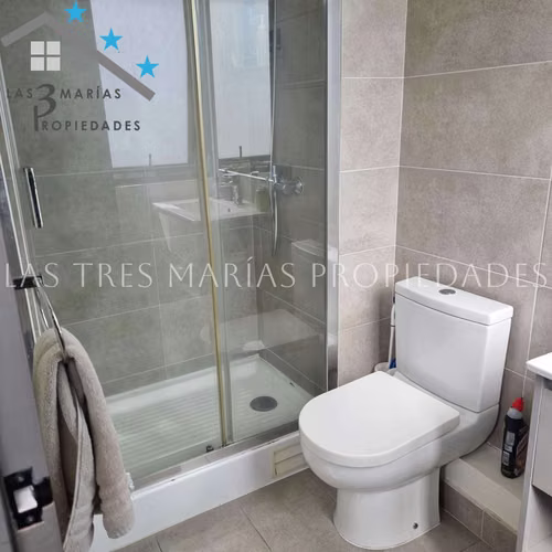 Moderno Townhouse para Inversión (121283)