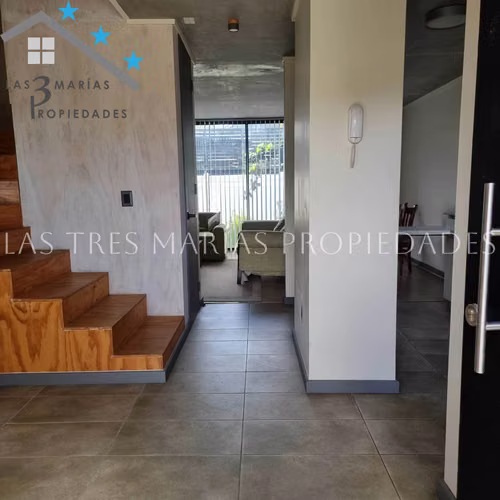 Moderno Townhouse para Inversión (121283)